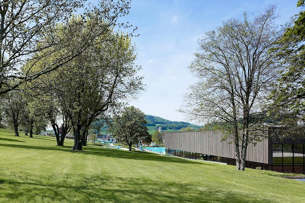 Hallenbad GelterkindenAusrichtung längs zum Tal