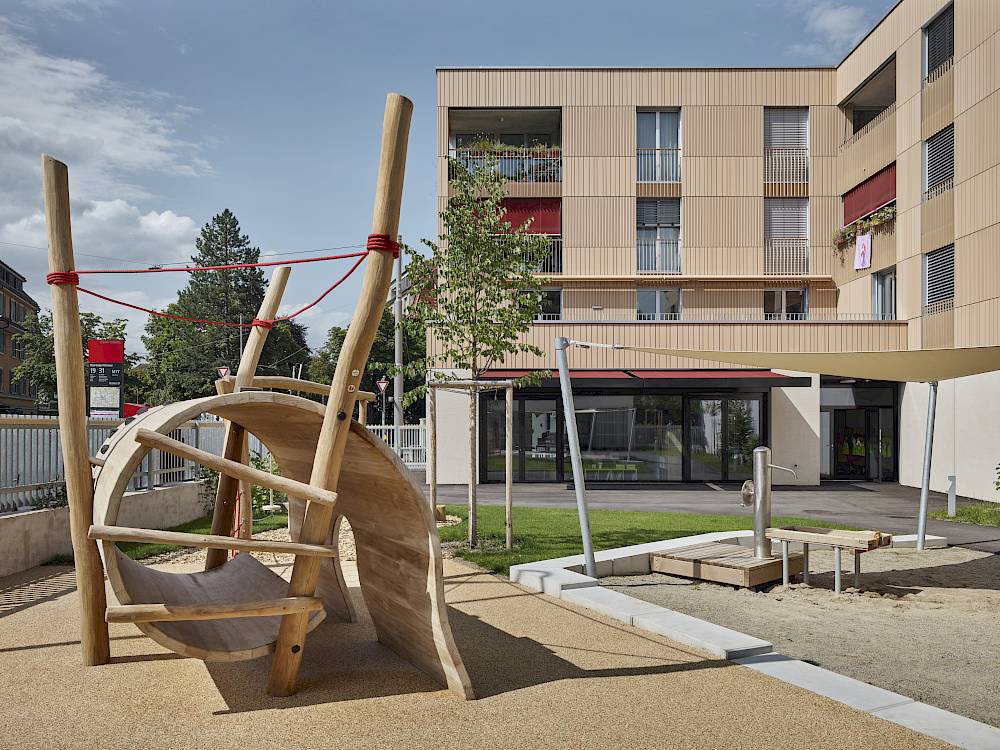 GTBS Kirchenfeld-SchlosshaldeSpielplatz und Dachterrasse